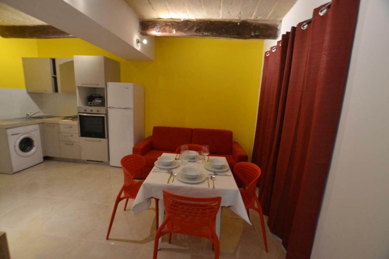 Valletta Dream Suites Ground Floor ภายนอก รูปภาพ