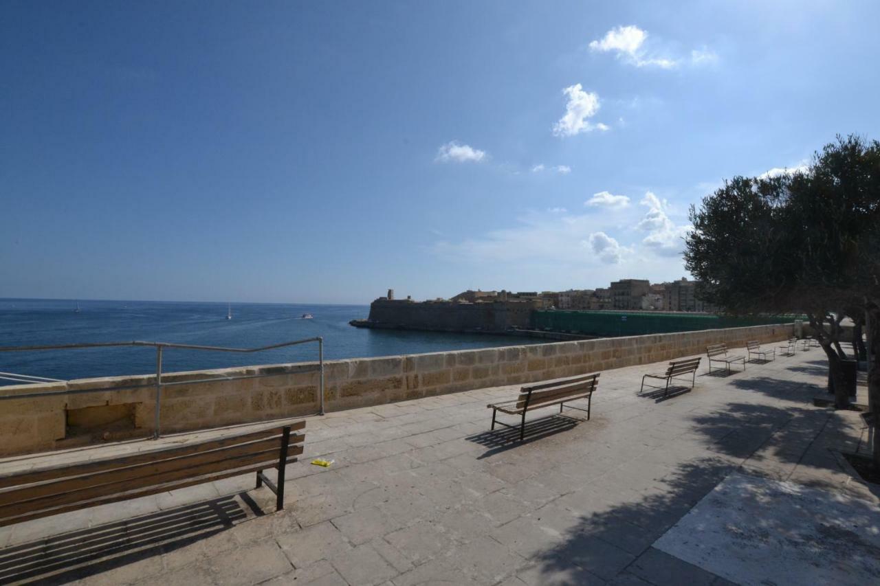Valletta Dream Suites Ground Floor ภายนอก รูปภาพ